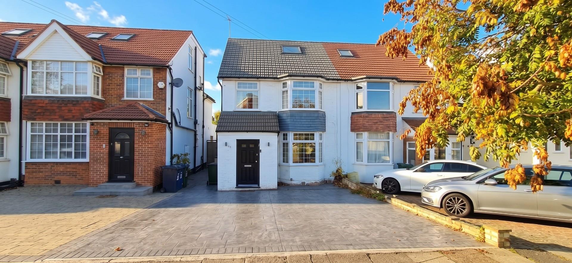 4 bed property in Stanway Gardens, Edgware
